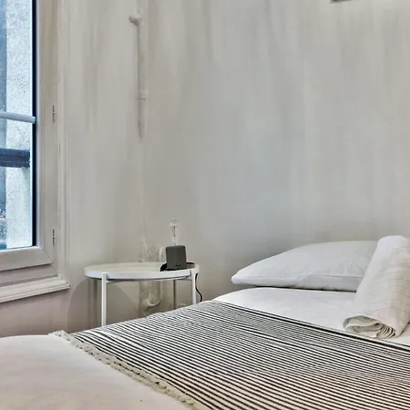 Beautiful Flat Just Nearby Madeleine In - Welkeys