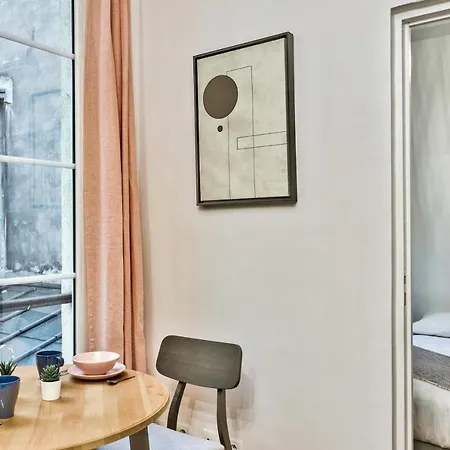 Beautiful Flat Just Nearby Madeleine In - Welkeys *